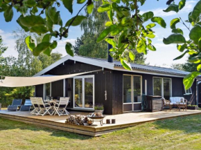 Holiday Home Thordgrim - 600m from the sea by Interhome Bogø By